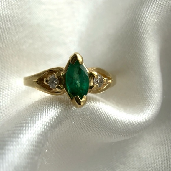 🚫SOLD🚫14K Solid Gold Emerald and Diamond Marquise Pinky Ring - Picture 2 of 10